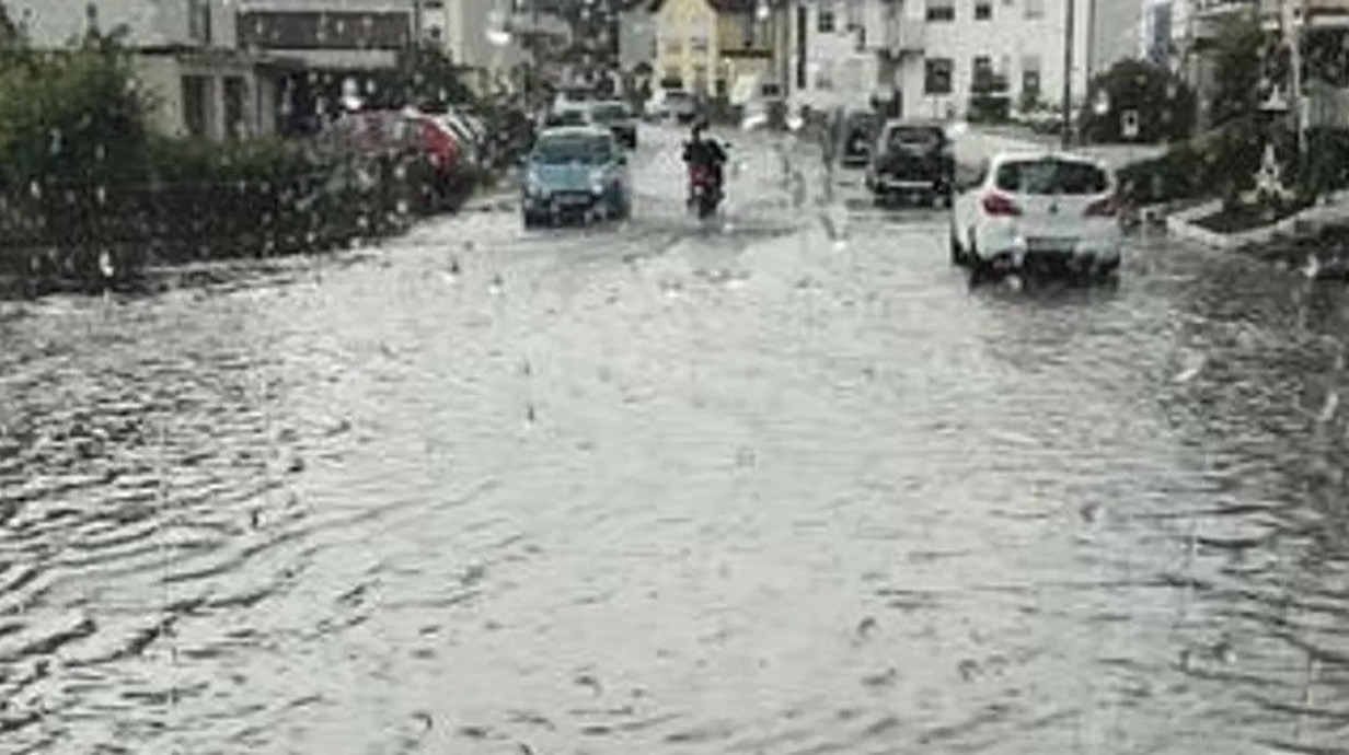 Höheninduziertes Gewitter.