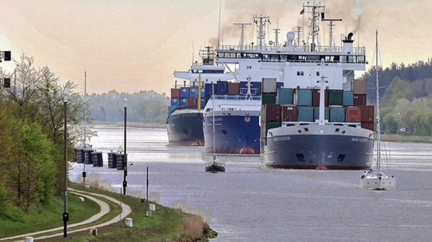 … oder die, soweit dies nicht der Fall ist, auf den Binnenwasserstraßen für die durchgehende Schifffahrt bestimmt sind (Nord-Ostsee-Kanal)