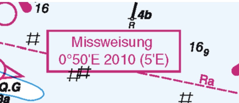 Missweisungsangabe in einer Seekarte.
